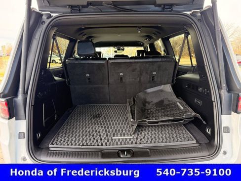 Used 2024 Jeep Wagoneer L Series II w/ Flexible Seating Group image 20