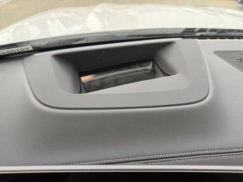 Used 2026 BMW X5 sDrive40i image 25