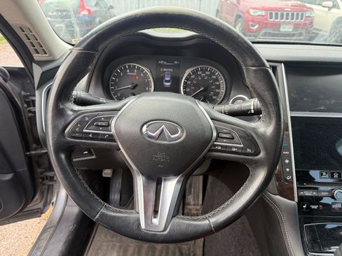 Used 2018 INFINITI Q50 Luxe w/ Essential Package (3.0T Luxe) AWD/4WD image 9