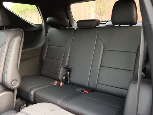 New 2026 Chevrolet Traverse Z71 w/ LPO, Floor Liner Package AWD/4WD image 24