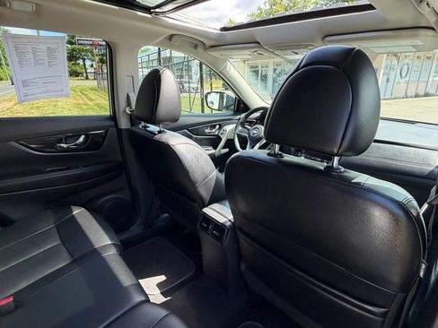 Used 2017 Nissan Rogue SL w/ SL Premium Package AWD/4WD image 14