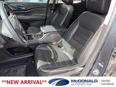 Used 2021 GMC Acadia Denali w/ Denali Ultimate Package AWD/4WD image 9