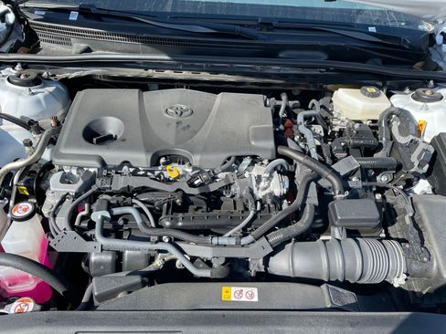 Used 2025 Toyota Camry LE image 32