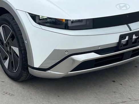 Used 2025 Hyundai Ioniq 5 Limited image 9