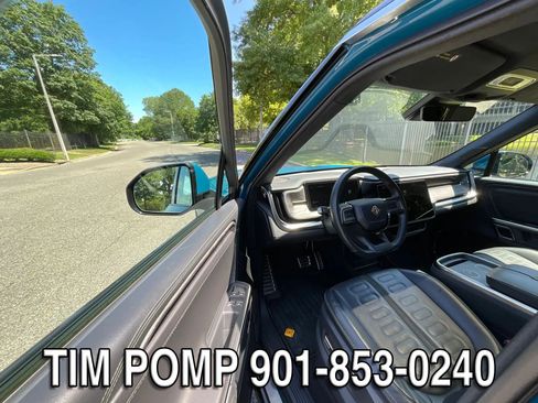 Used 2023 Rivian R1S Adventure AWD/4WD image 11