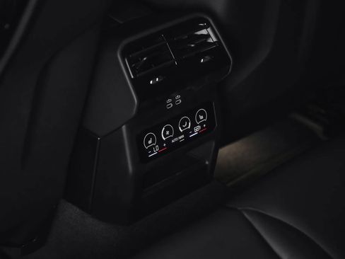 Used 2026 BMW M5 w/ Carbon Package image 48