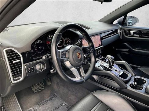Used 2021 Porsche Cayenne Coupe image 14