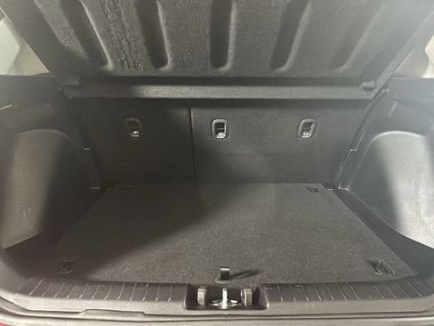 Used 2025 Hyundai Venue SEL FWD image 28