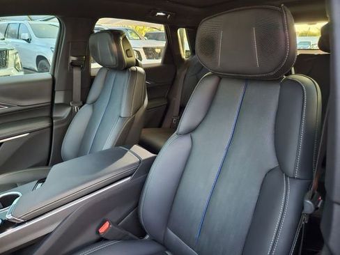 New 2025 Cadillac Lyriq Luxury image 11