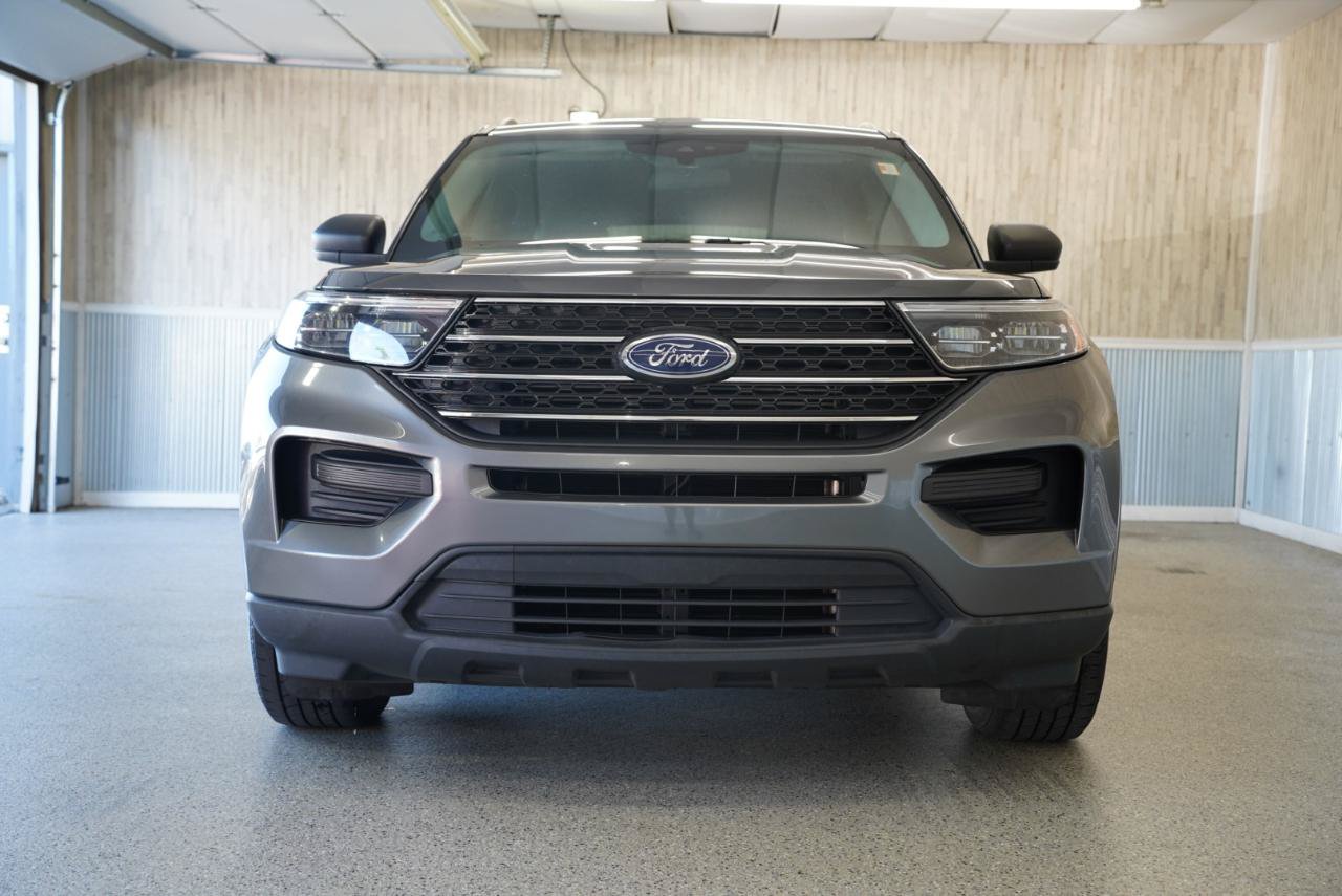 Used 2022 Ford Explorer XLT RWD image 2