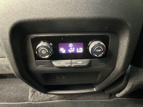 Certified 2026 Chevrolet Traverse LT AWD/4WD image 31