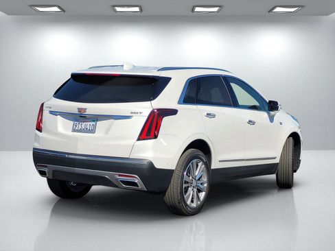 Used 2026 Cadillac XT5 Premium Luxury w/ Driver Assist Package FWD image 4