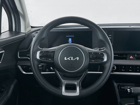 Used 2024 Kia Sportage LX image 17