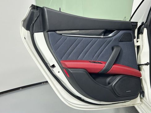 Used 2018 Maserati Ghibli S GranLusso image 14