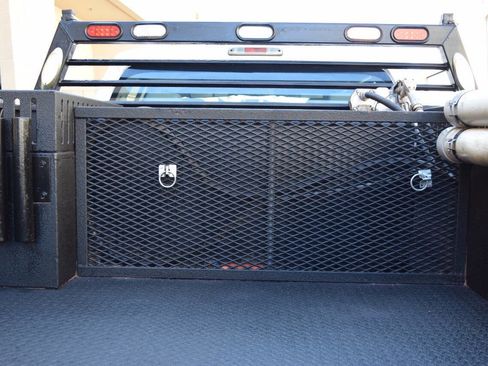 Used 2014 Ford F550 4x4 Crew Cab Super Duty image 65