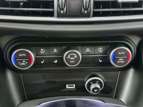 Used 2023 Alfa Romeo Stelvio Veloce AWD/4WD image 24