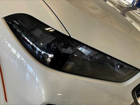 New 2026 BMW X6 xDrive40i w/ Climate Comfort Package image 13