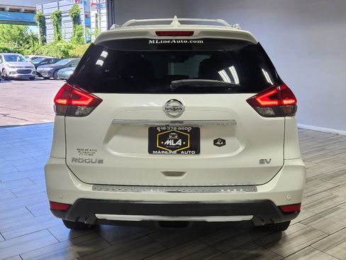 Used 2020 Nissan Rogue SV image 4