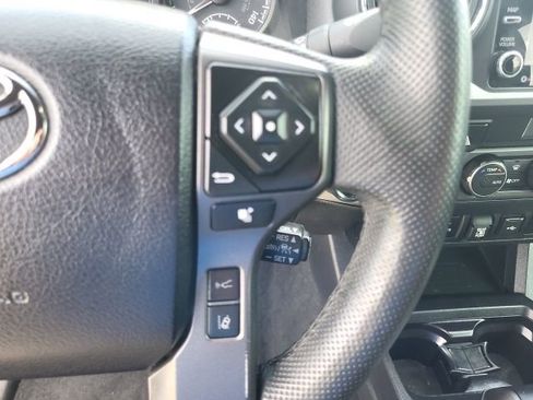 Used 2022 Toyota Tacoma TRD Sport w/ Technology Package RWD image 36
