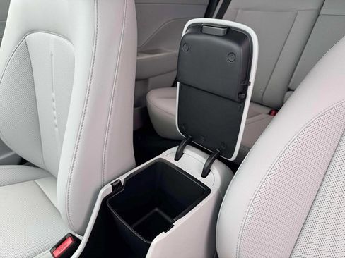 New 2026 Hyundai Kona SEL Premium FWD image 18