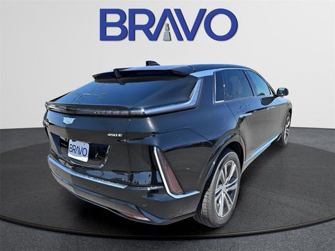 New 2024 Cadillac Lyriq Luxury image 3