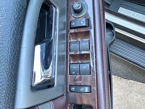 Used 2016 Ford Expedition Platinum RWD image 7