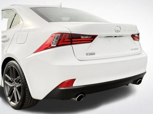 Used 2016 Lexus IS 200t w/ F Sport Package RWD image 5