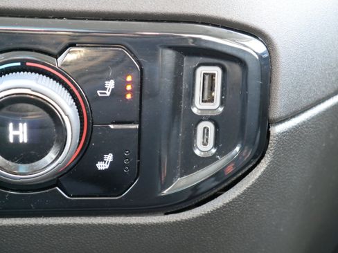 Certified 2025 Chevrolet Silverado 1500 LT image 22