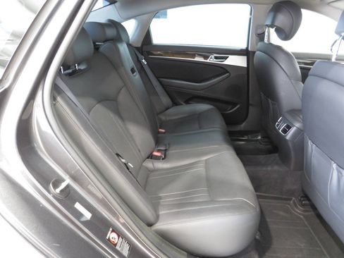 Used 2018 Genesis G80 3.8 RWD image 11