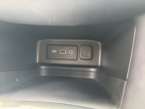 Used 2021 Chevrolet Equinox LT FWD image 41