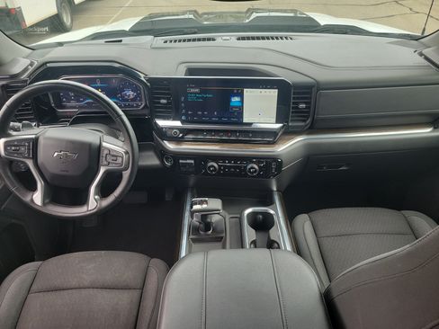 Used 2024 Chevrolet Silverado 1500 LT Trail Boss w/ Protection Package AWD/4WD image 9