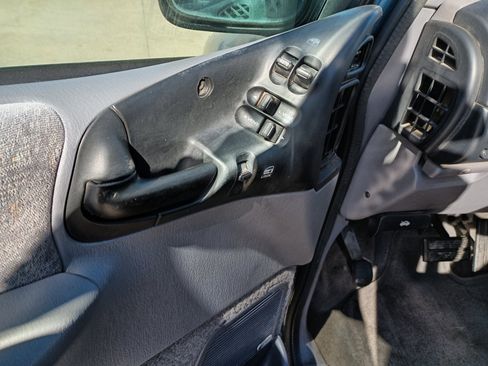 Used 2000 Dodge Caravan SE image 20