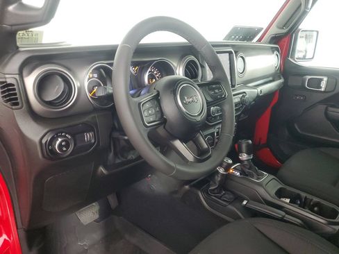 Used 2023 Jeep Gladiator Sport AWD/4WD image 11
