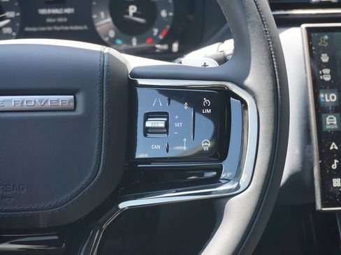 New 2026 Land Rover Range Rover Velar Dynamic SE image 13