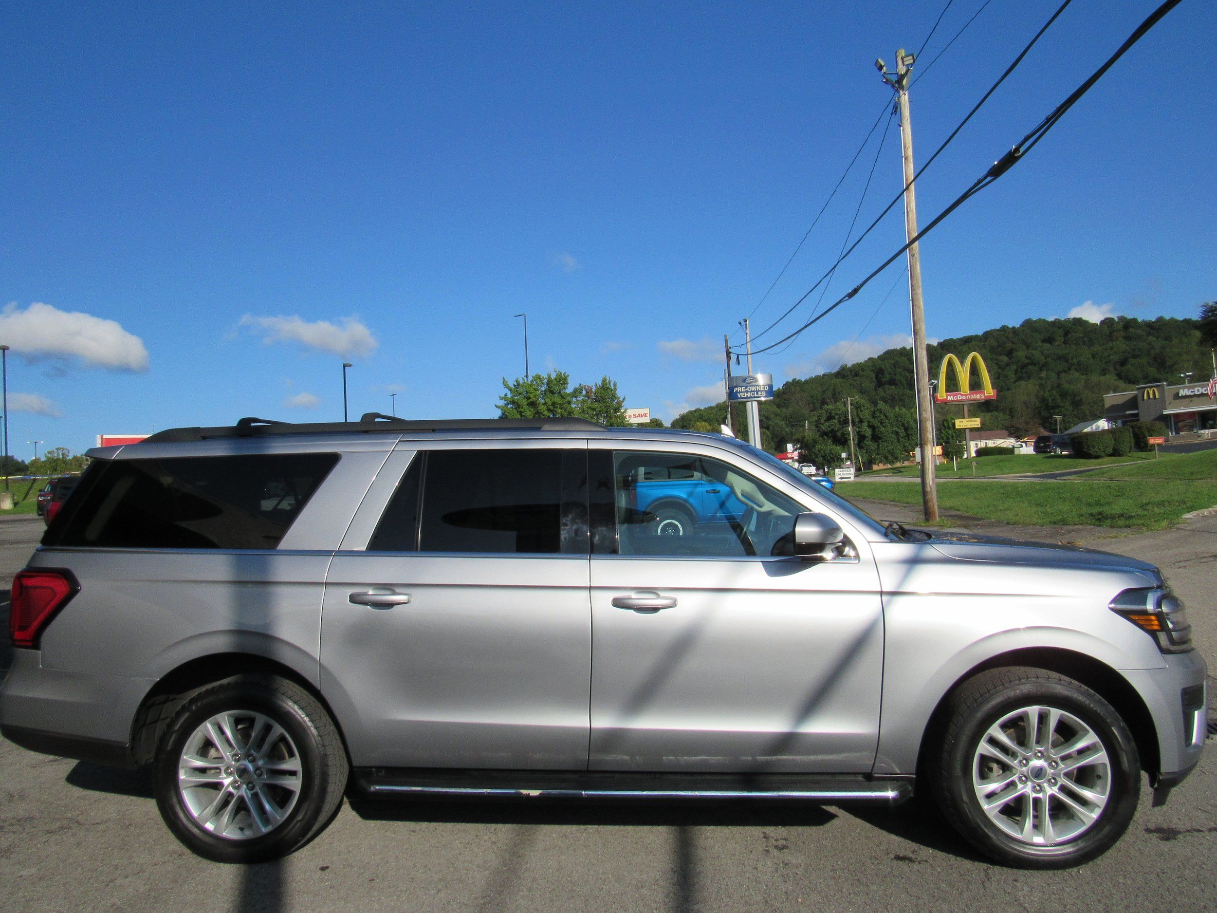 Used 2022 Ford Expedition Max XLT AWD/4WD image 4