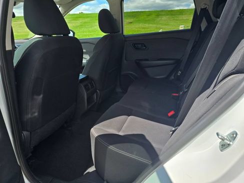Used 2023 Nissan Rogue S AWD/4WD image 17