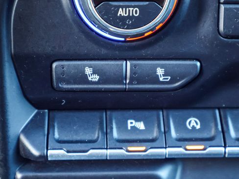 Used 2020 Chevrolet Silverado 1500 LT Trail Boss image 7