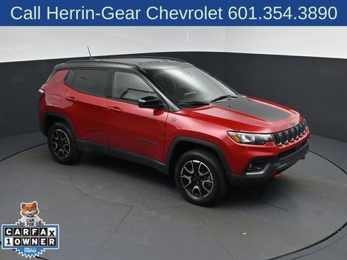Used 2025 Jeep Compass Trailhawk AWD/4WD image 37