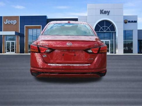Used 2023 Nissan Altima 2.5 SV AWD/4WD image 4