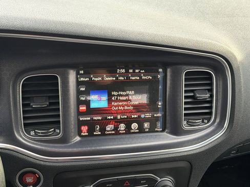 Used 2015 Dodge Charger SXT image 18