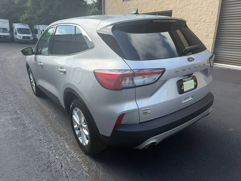 Used 2020 Ford Escape SE FWD image 9