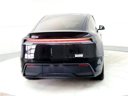 Used 2026 Tesla Model Y Long Range image 5