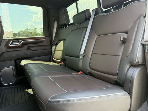 Used 2025 GMC Sierra 3500 Denali AWD/4WD image 31