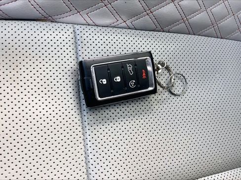 Used 2023 Jeep Grand Cherokee L Summit w/ Luxury Tech Group V AWD/4WD image 21