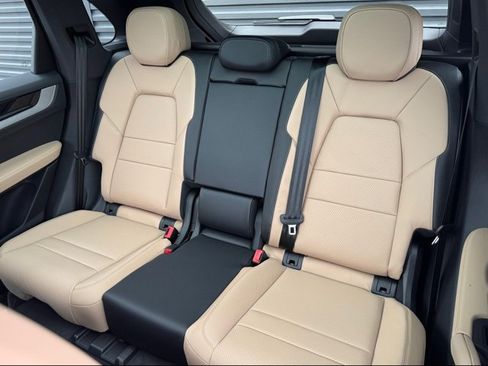 New 2026 Porsche Cayenne image 32