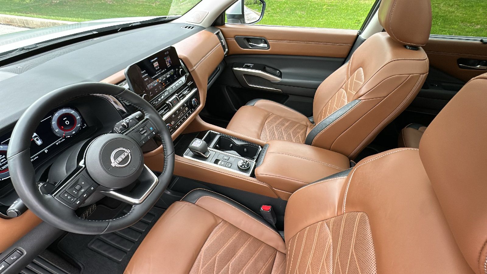 Certified 2024 Nissan Pathfinder Platinum w/ Cargo Package AWD/4WD image 21