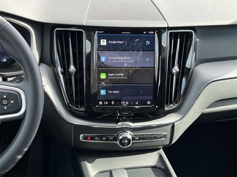 Used 2025 Volvo XC60 B5 Core w/ Climate Package image 18