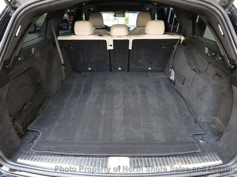 Used 2018 Mercedes-Benz E 400 4MATIC Wagon w/ Premium 2 Package (Q02) image 32