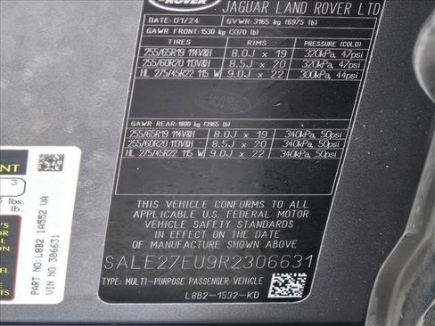 Used 2024 Land Rover Defender 110 X-Dynamic SE image 25