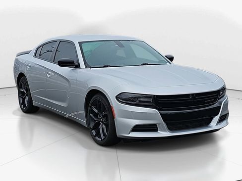 Used 2021 Dodge Charger SXT w/ Blacktop Package image 1